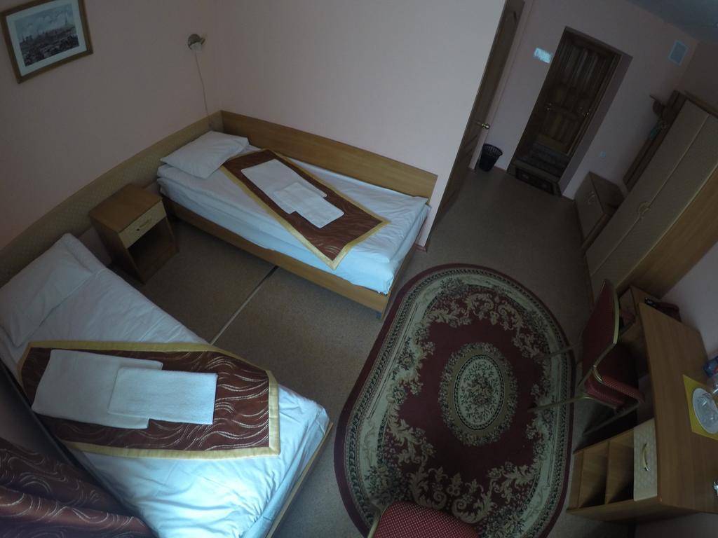 Kurmet Hotel Uralsk Phòng bức ảnh