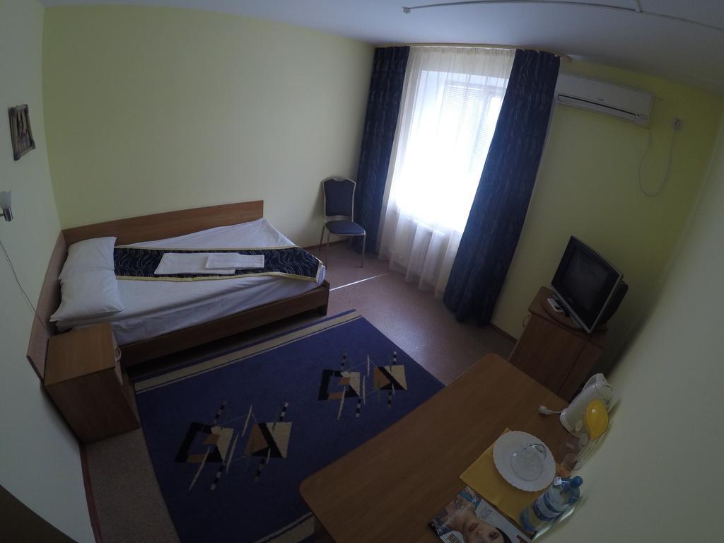 Kurmet Hotel Uralsk Phòng bức ảnh
