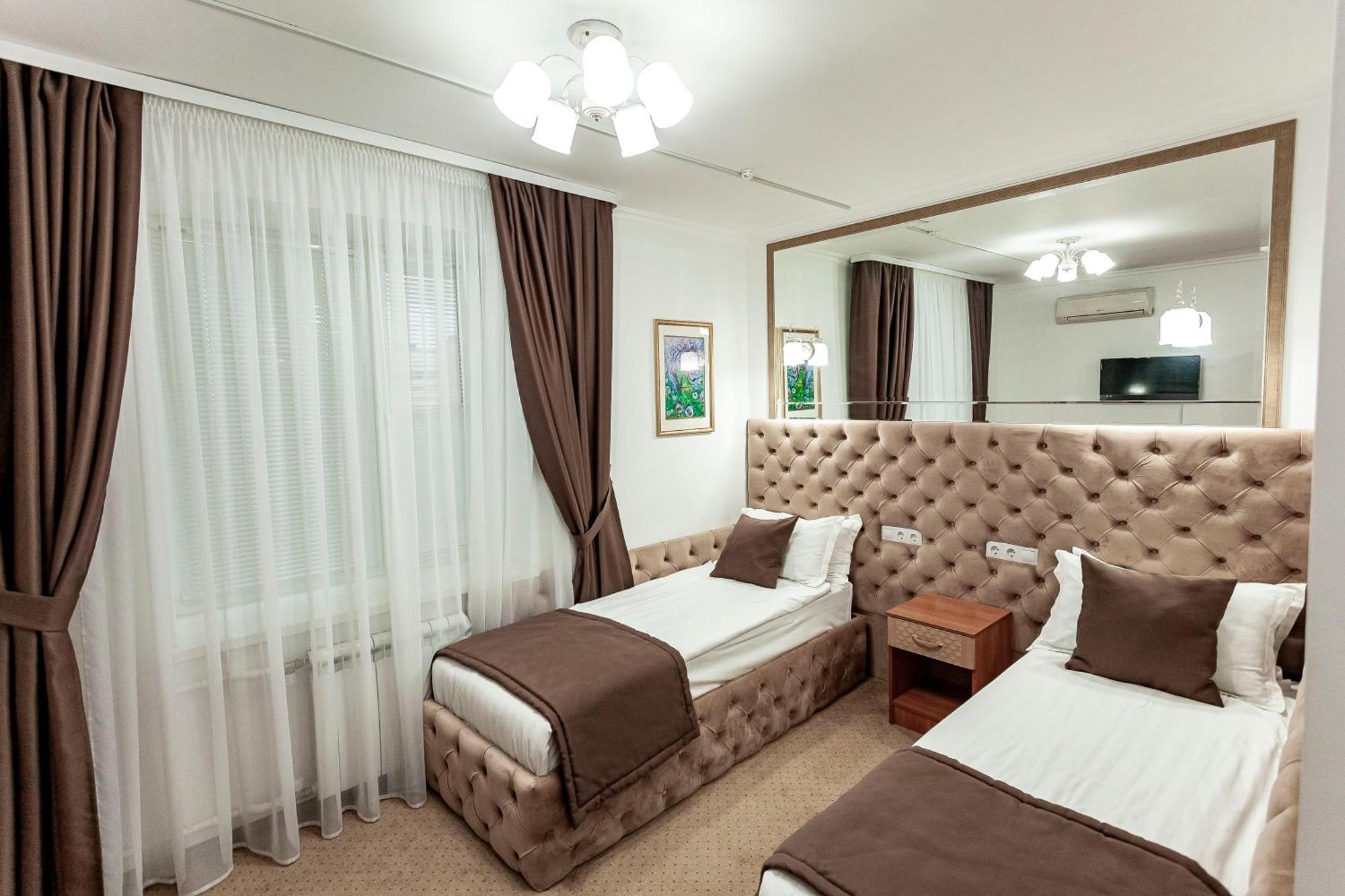 Kurmet Hotel Uralsk Ngoại thất bức ảnh