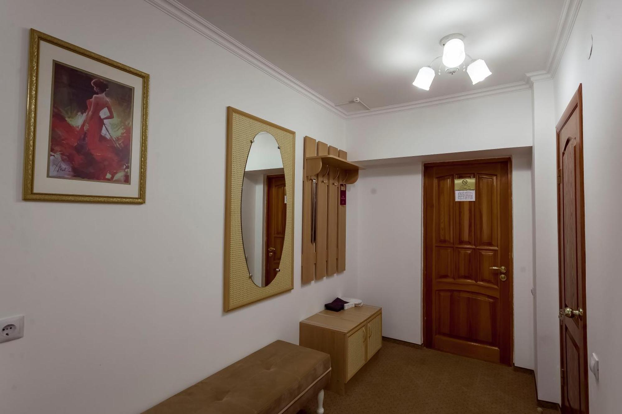 Kurmet Hotel Uralsk Ngoại thất bức ảnh