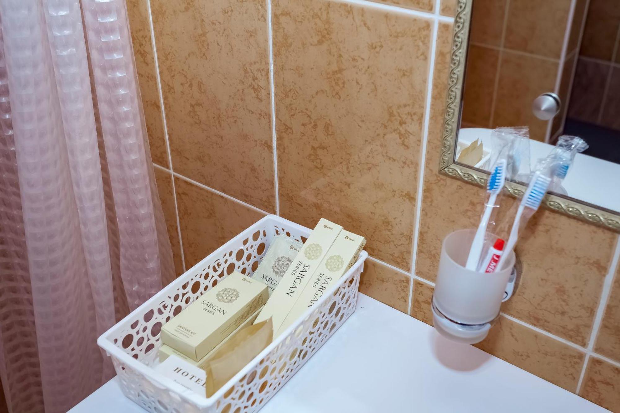 Kurmet Hotel Uralsk Ngoại thất bức ảnh