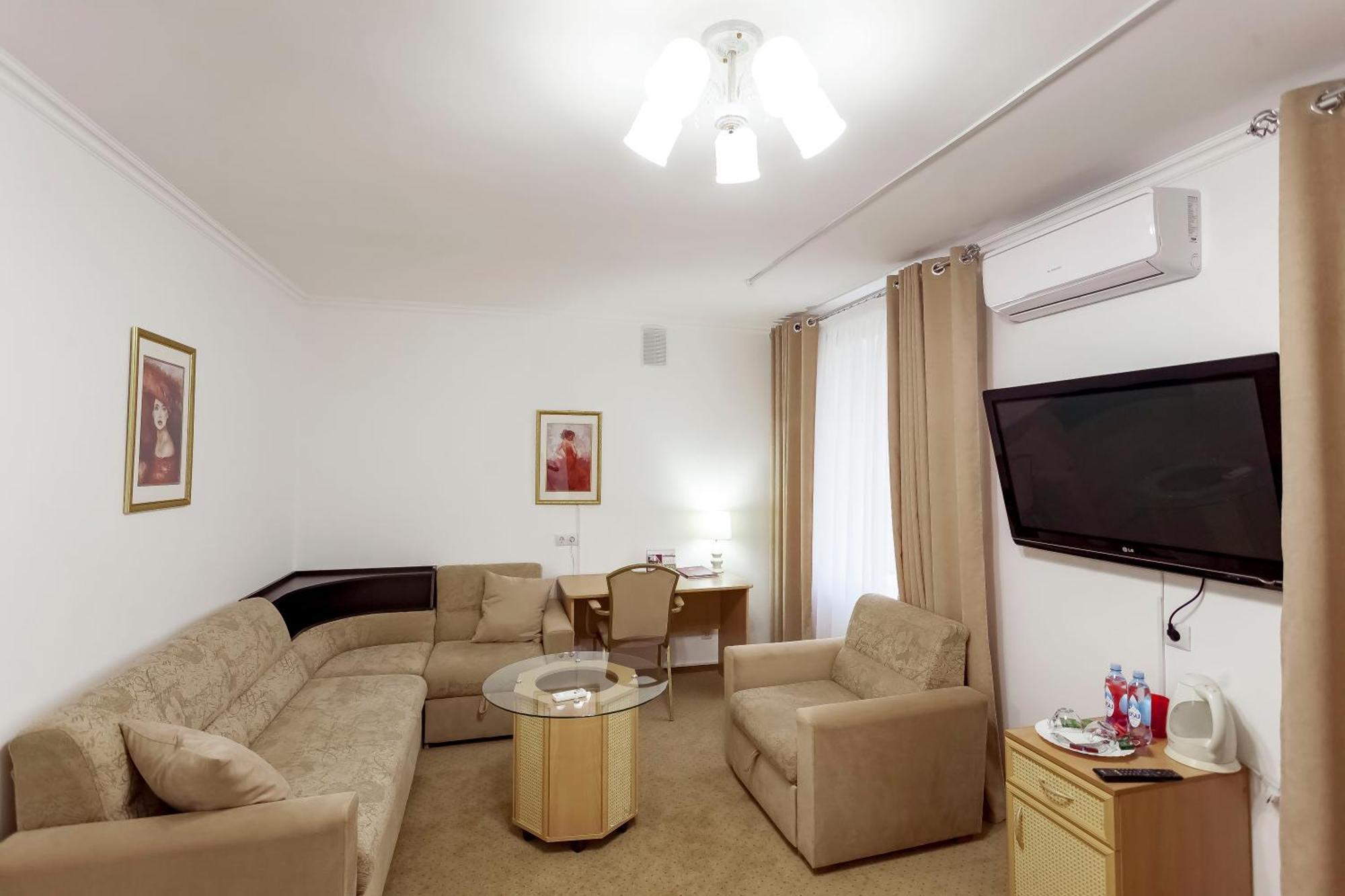 Kurmet Hotel Uralsk Ngoại thất bức ảnh