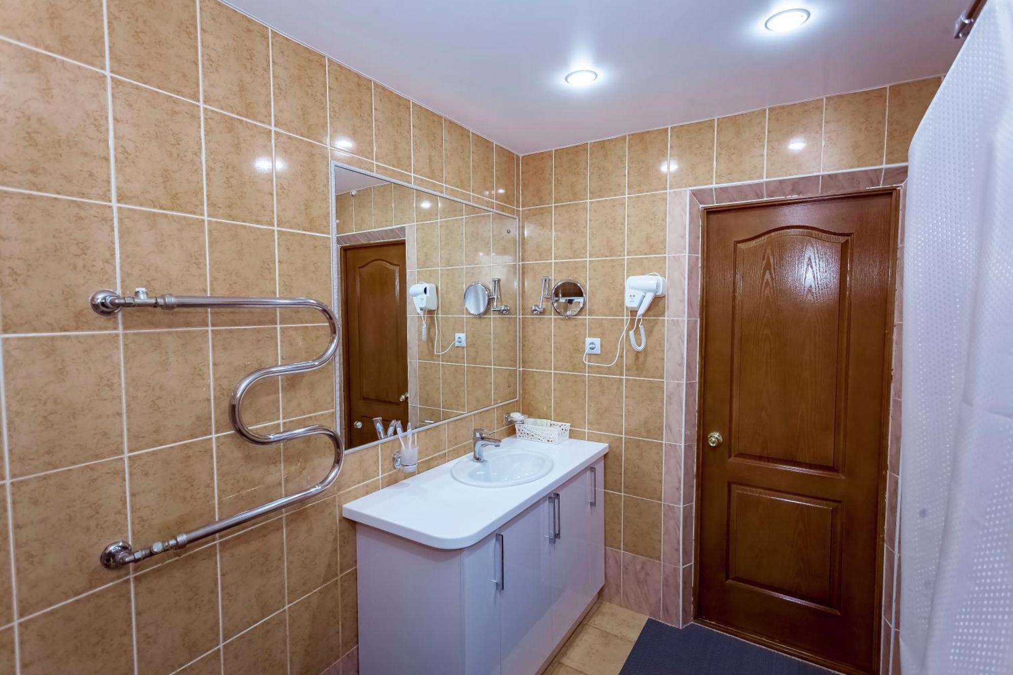 Kurmet Hotel Uralsk Ngoại thất bức ảnh