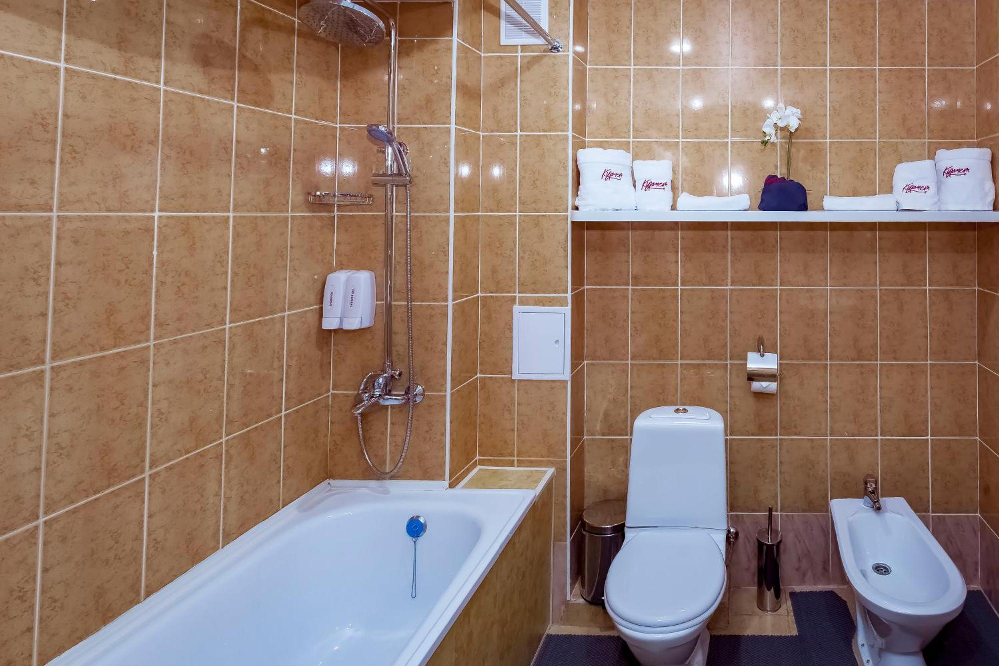 Kurmet Hotel Uralsk Ngoại thất bức ảnh