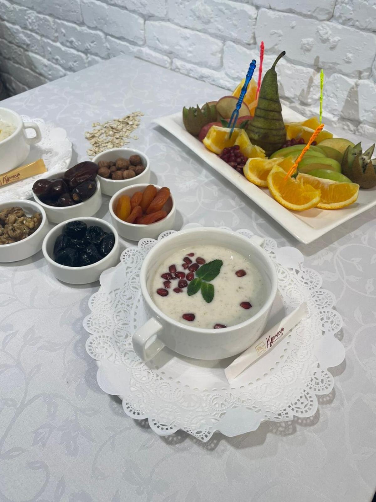 Kurmet Hotel Uralsk Ngoại thất bức ảnh