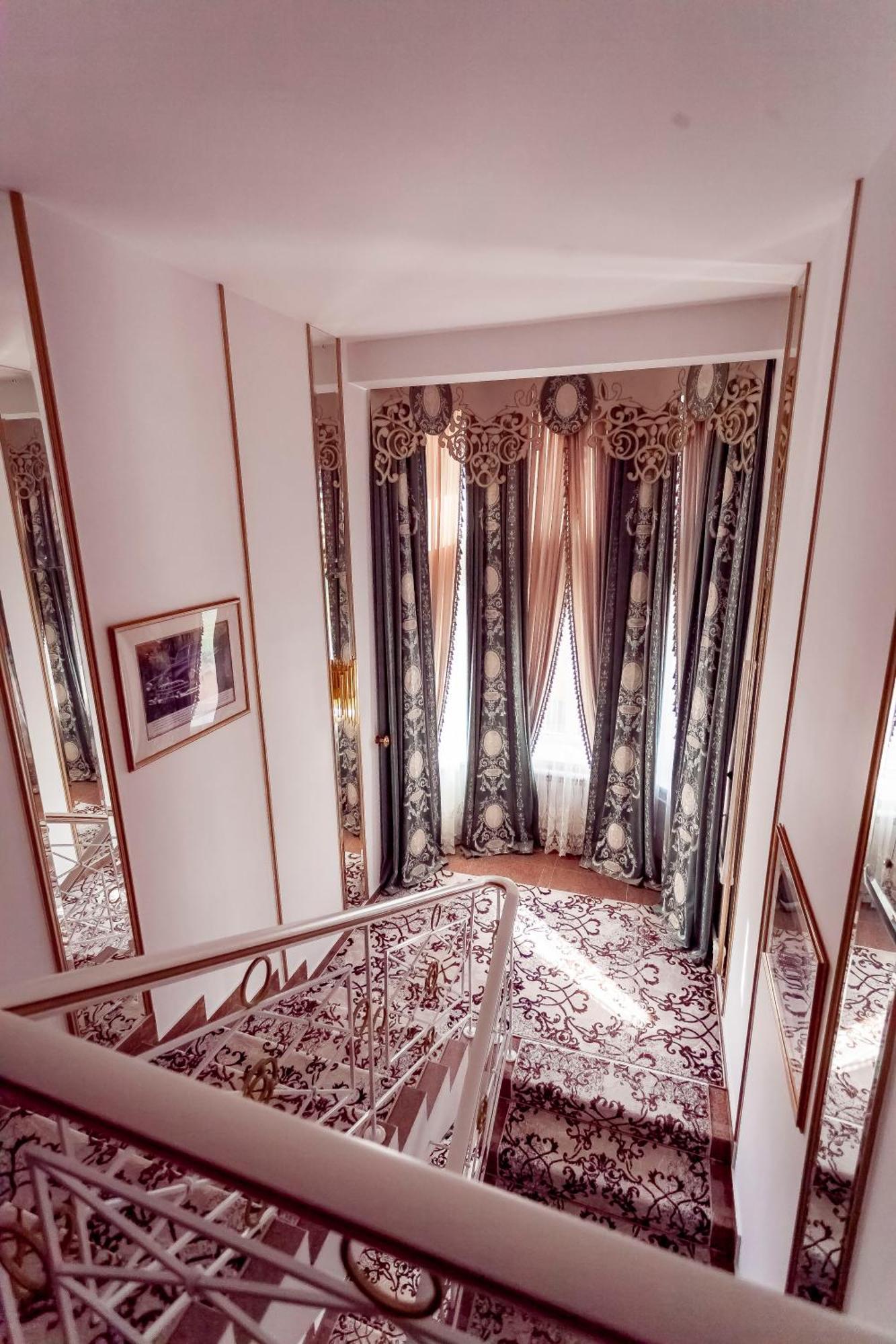 Kurmet Hotel Uralsk Ngoại thất bức ảnh