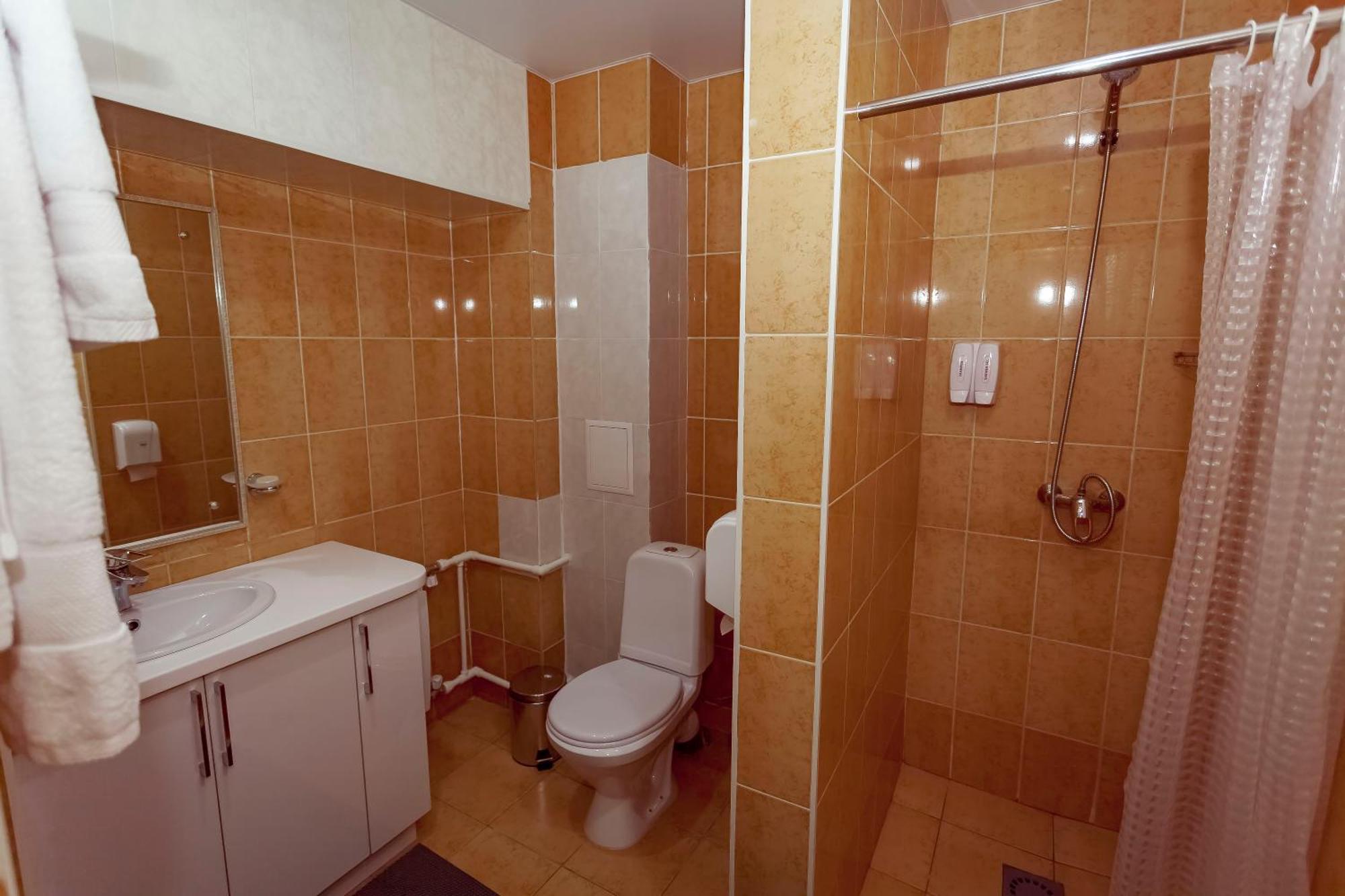 Kurmet Hotel Uralsk Ngoại thất bức ảnh