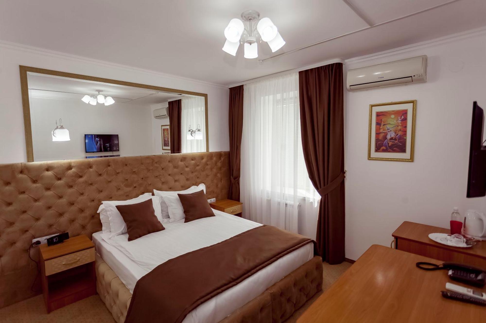 Kurmet Hotel Uralsk Ngoại thất bức ảnh