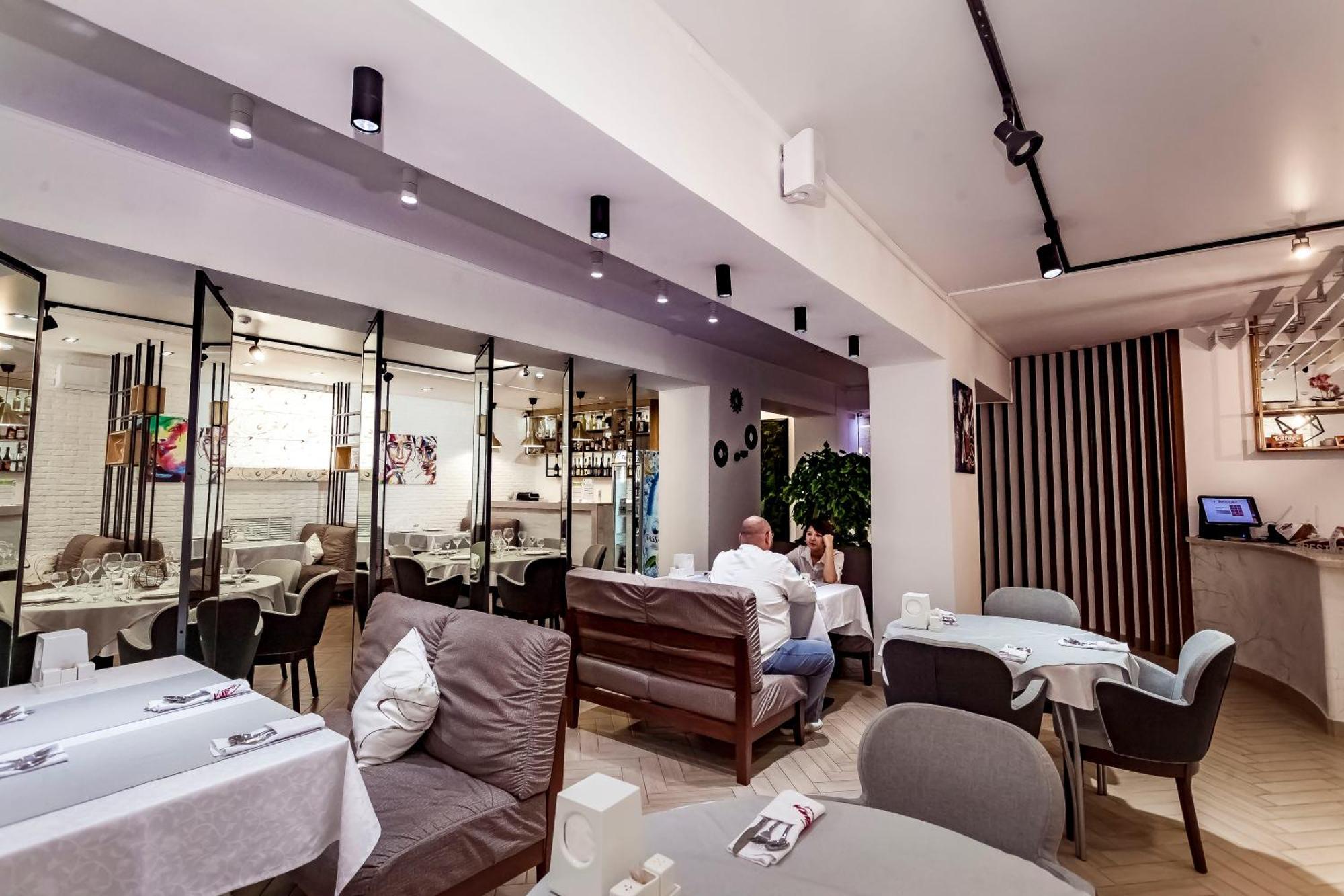 Kurmet Hotel Uralsk Ngoại thất bức ảnh