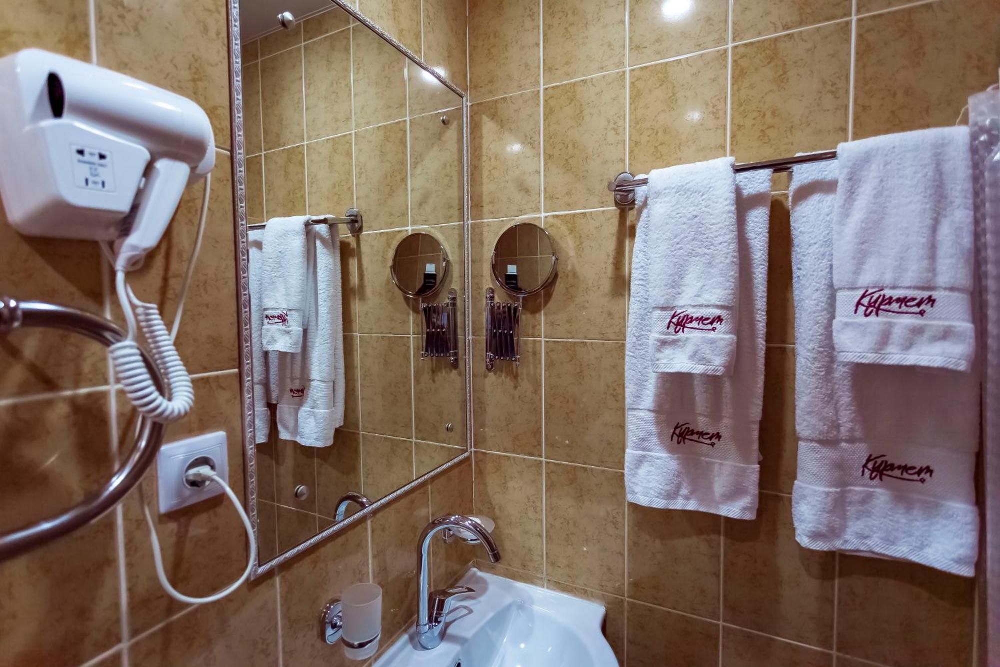 Kurmet Hotel Uralsk Ngoại thất bức ảnh