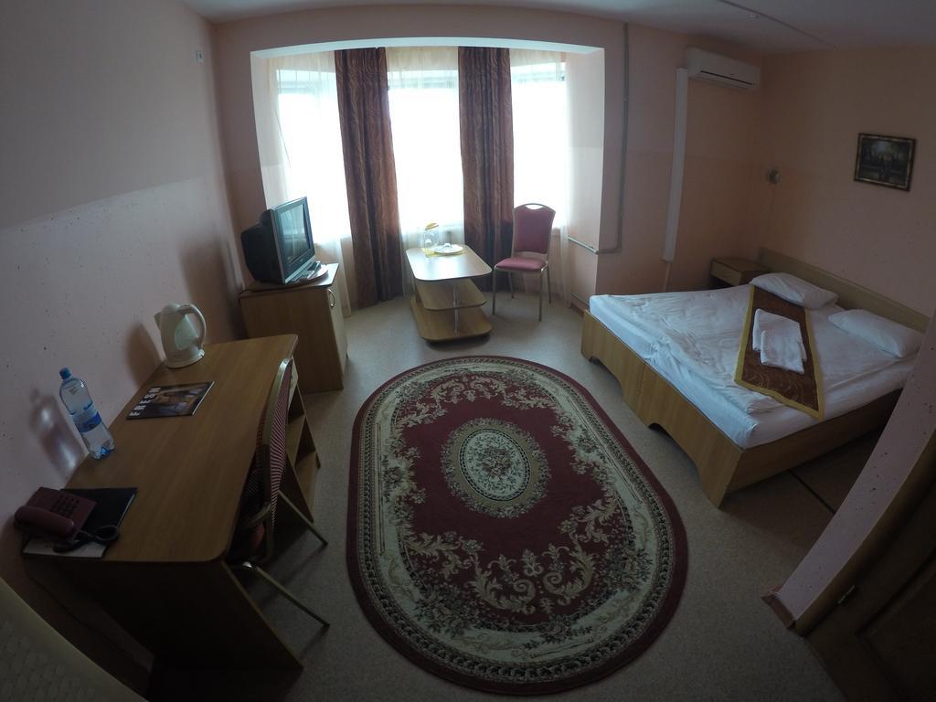Kurmet Hotel Uralsk Ngoại thất bức ảnh