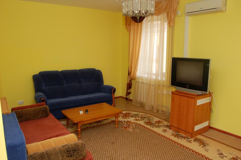Kurmet Hotel Uralsk Ngoại thất bức ảnh