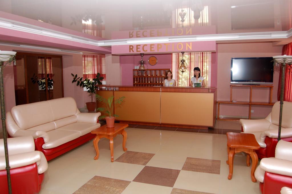 Kurmet Hotel Uralsk Ngoại thất bức ảnh