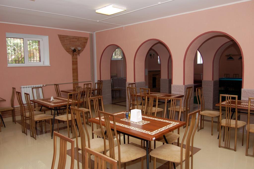 Kurmet Hotel Uralsk Ngoại thất bức ảnh