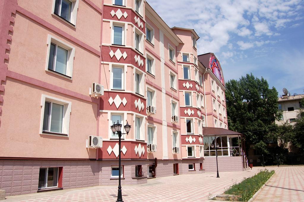 Kurmet Hotel Uralsk Ngoại thất bức ảnh