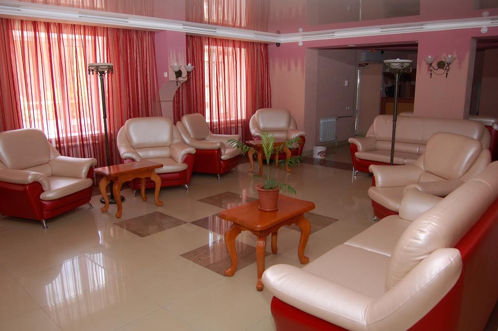 Kurmet Hotel Uralsk Ngoại thất bức ảnh